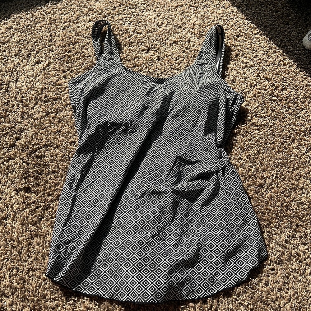 1 piece swim suit with mesh slit